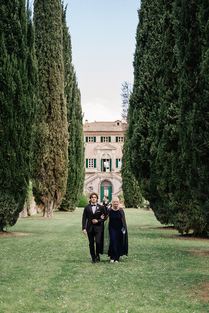 Villa Cetinale wedding blessing in Spring