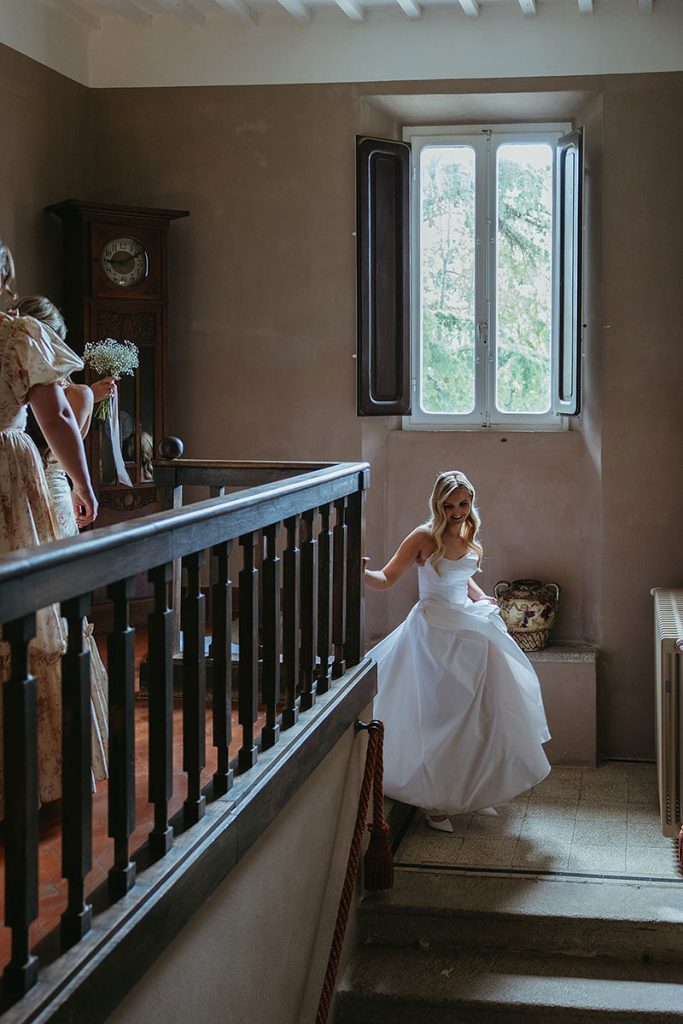 A soft white themed event in Southern Tuscany