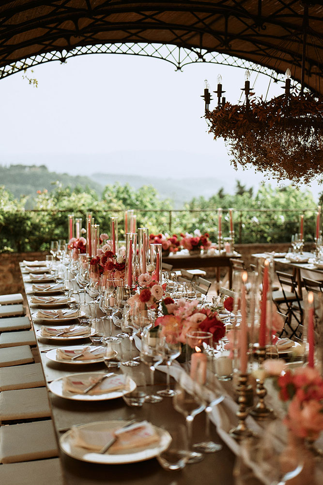 Red and Coral themed event in Tuscany